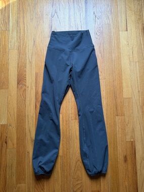 Aerie High-Waist Gray hugger cinch pant